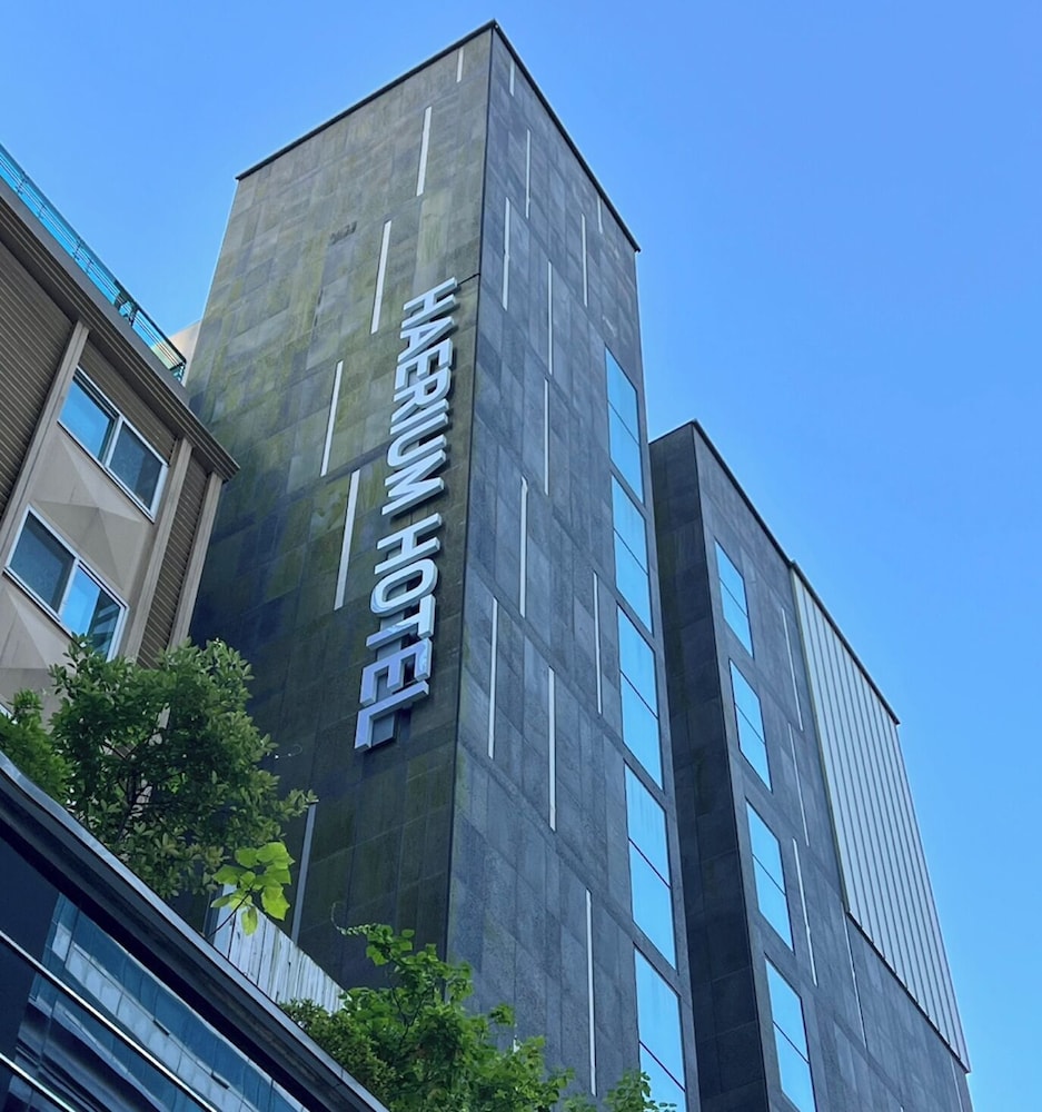 Hotel 109 69/73
