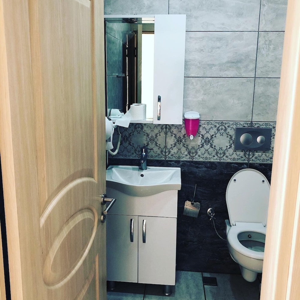 Peri Hotel 36/39