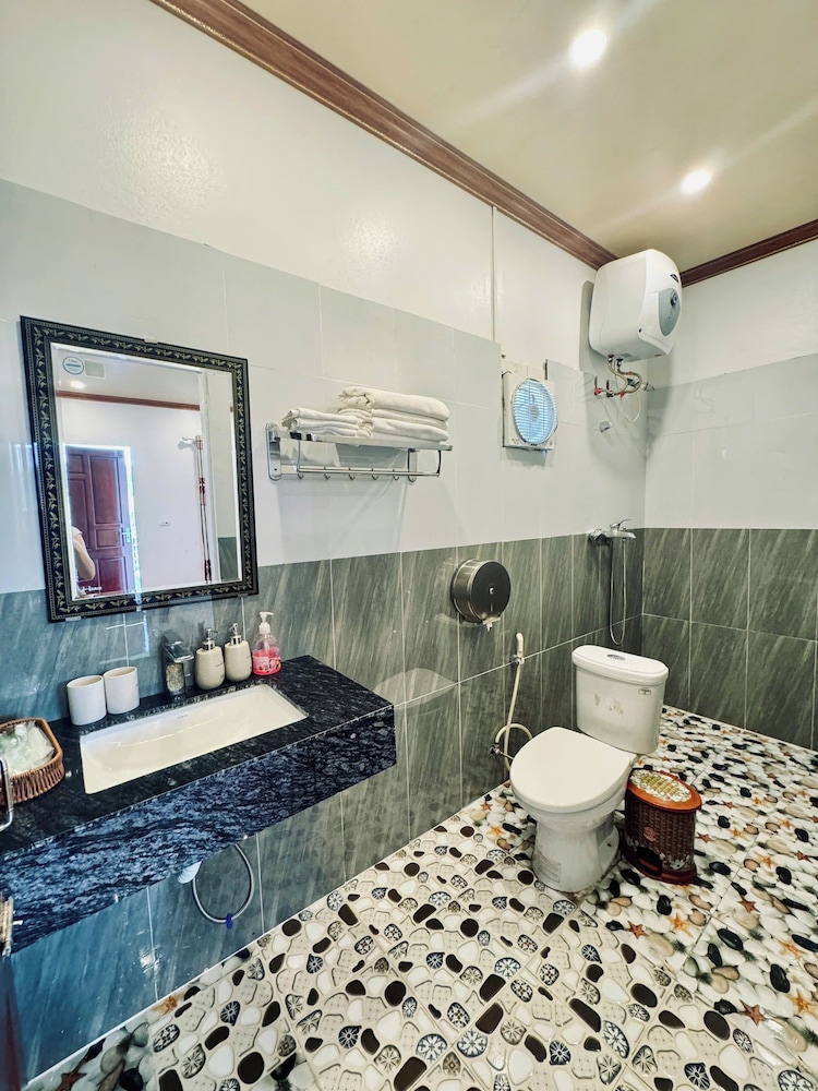 Tuan Ngoc Hotel 51/72