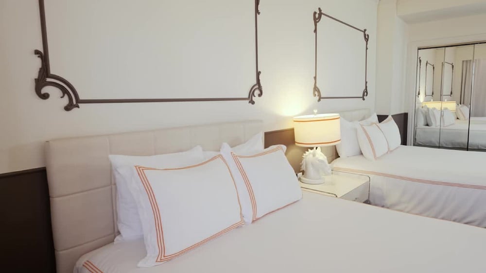 HOTEL JULIAN 7/50