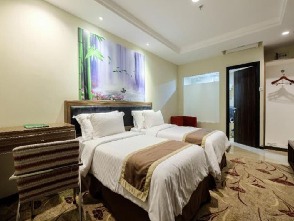 TRAVELLERS HOTEL PHINISI 18/50