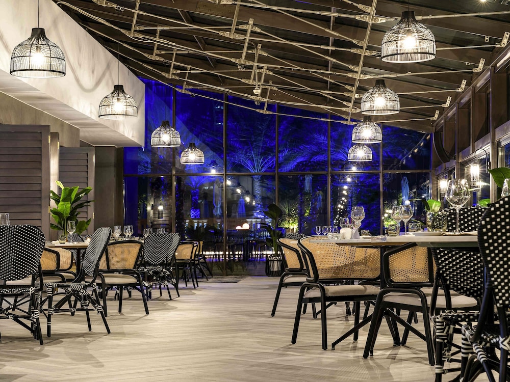 Sofitel Dubai Jumeirah Beach Hotel 64/80