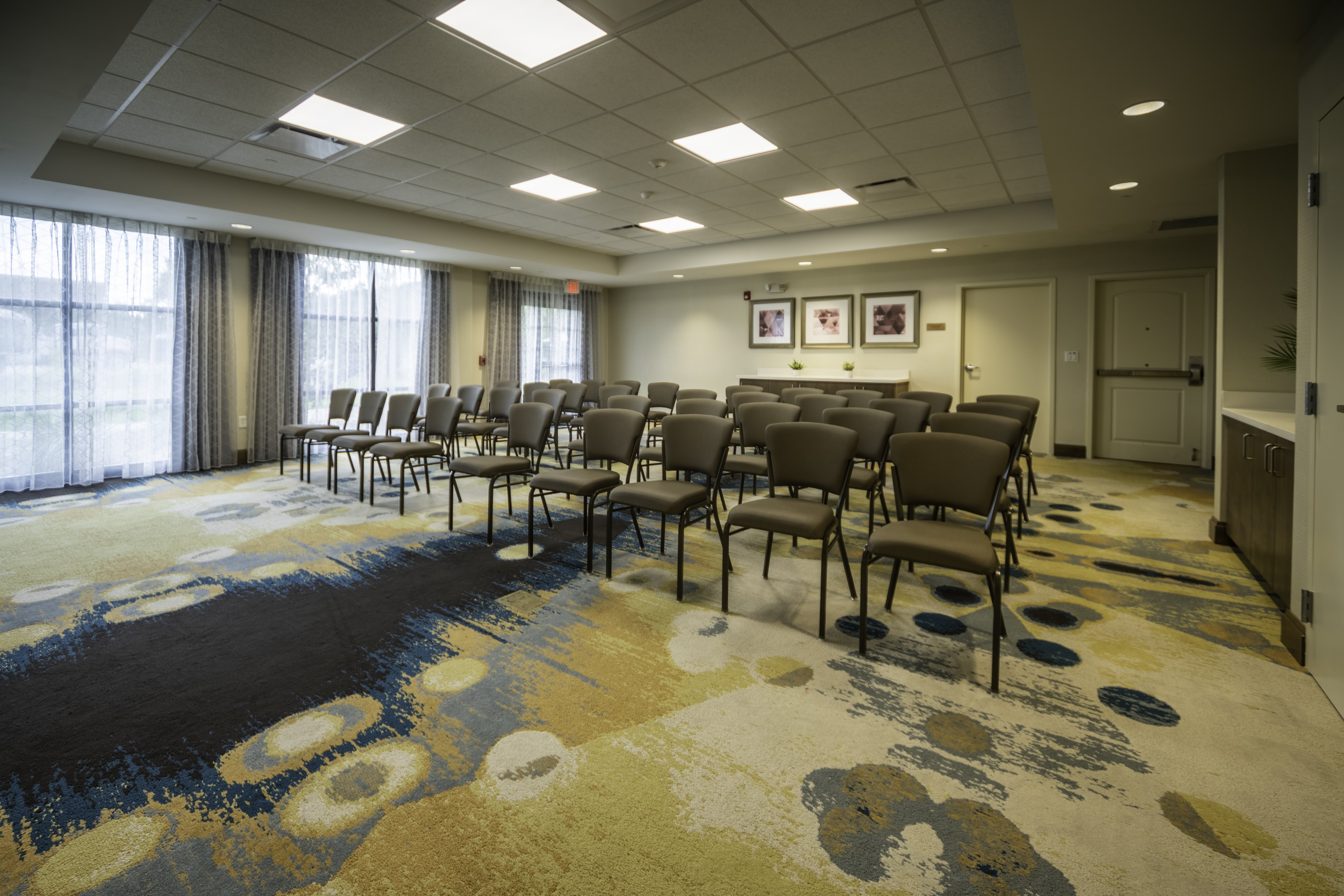 Staybridge Suites Summerville 44/48