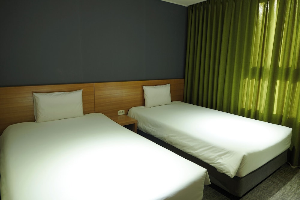 SUPERIOR, TWIN BEDS