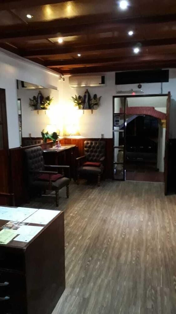 Hostal Residencial Leones De Castilla 3/45
