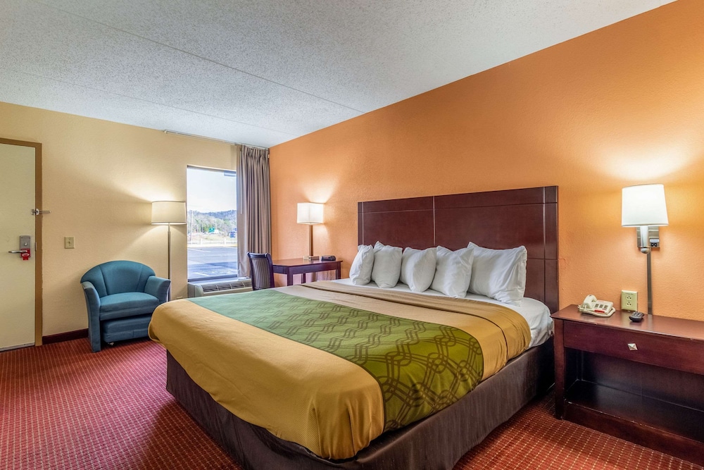 Econo Lodge Rocky Top, TN 7/27