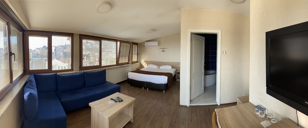 Hotel Cenedag 19/33