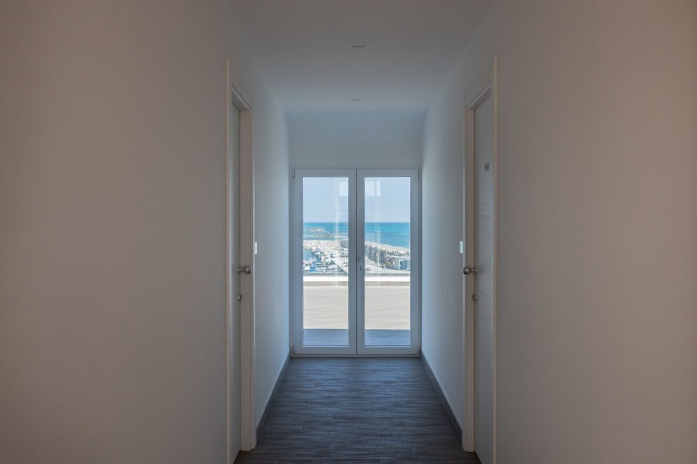 Nauticus Guest Room 26/41