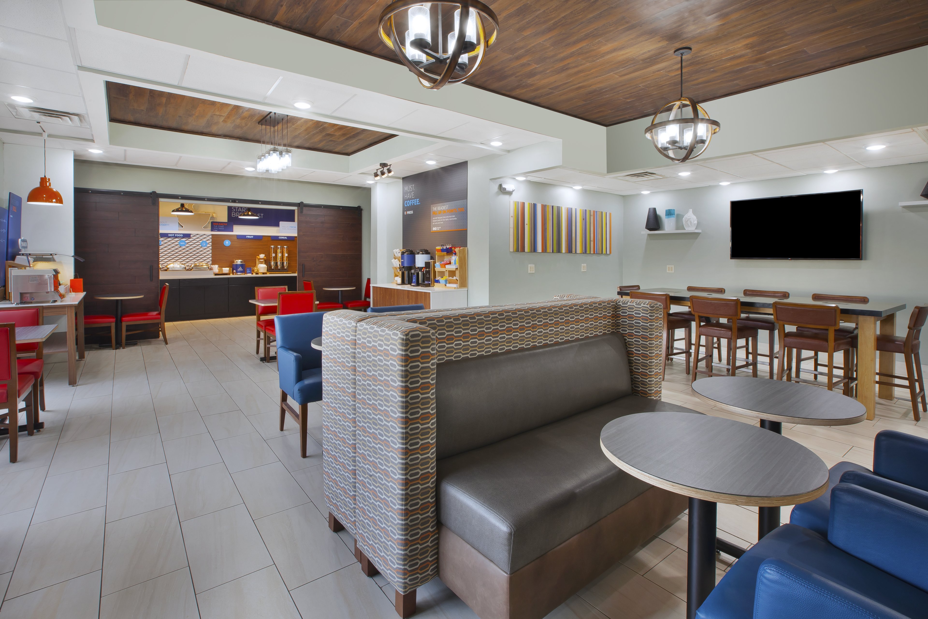 Holiday Inn Express Tiffin 21/24