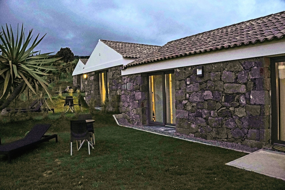 Patio Lodge 74/75