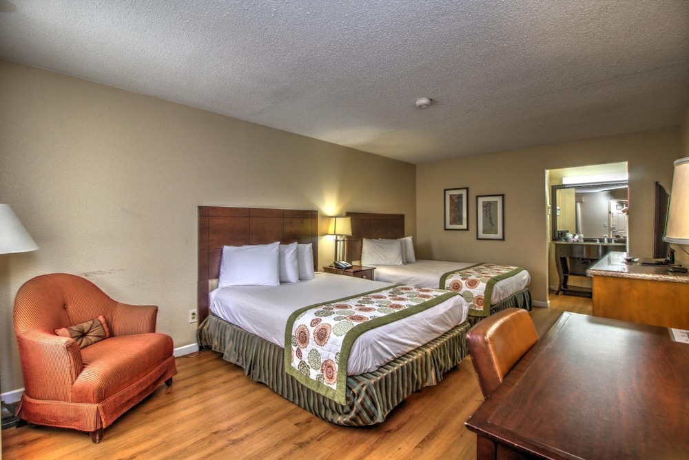 The Guest Lodge Gainesville 12/50