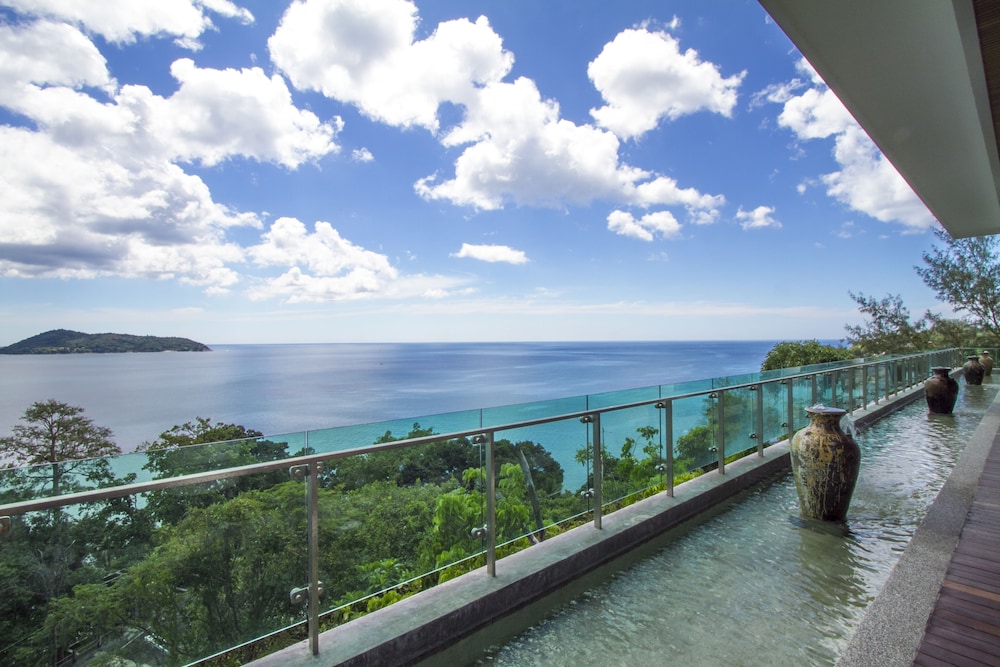 Wyndham Grand Phuket Kalim Bay 72/74