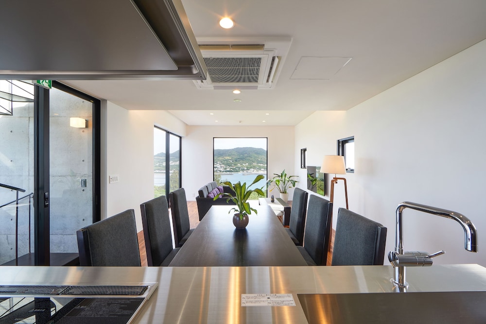 E Horizon Resort Condominium Sesoko 40/50