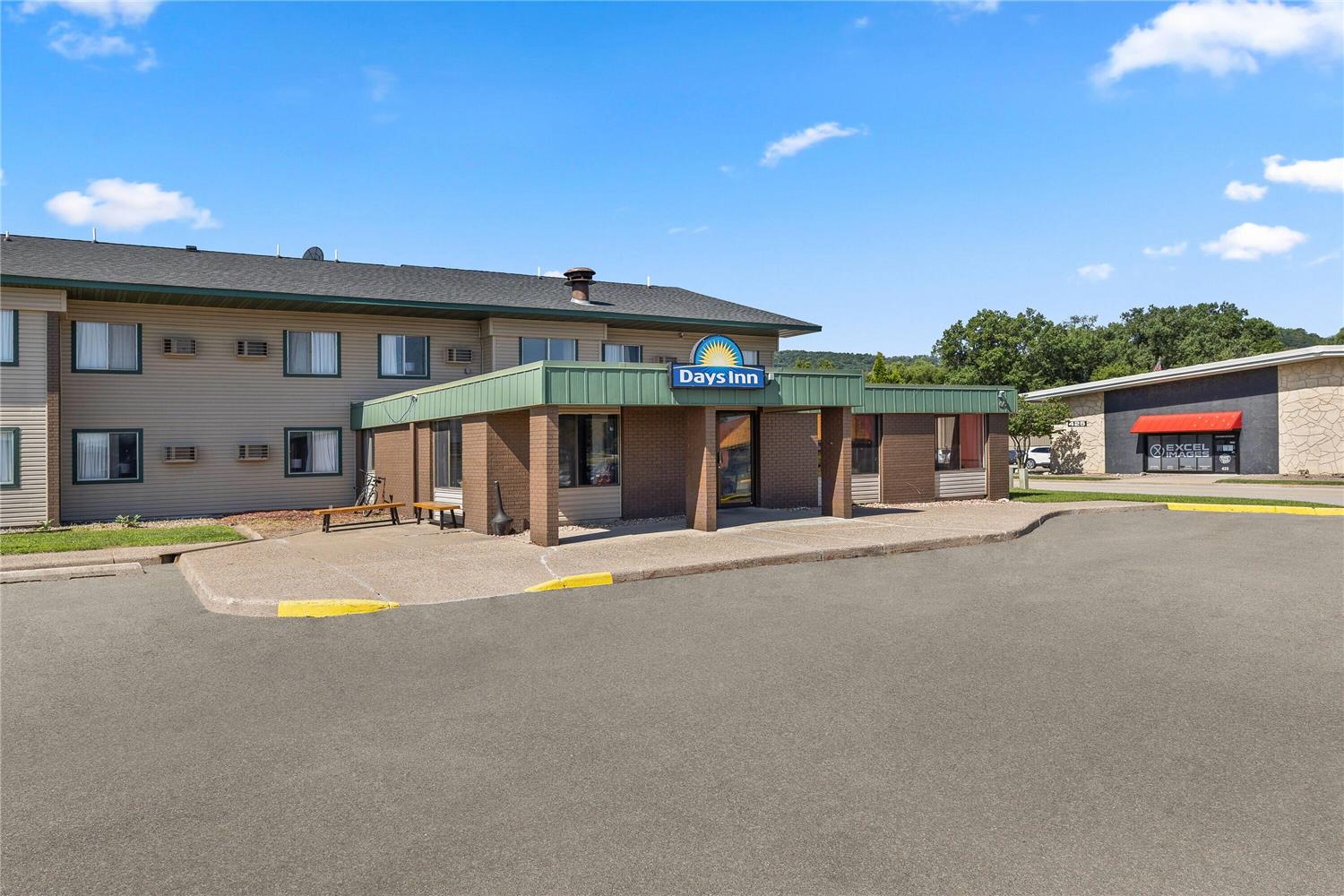 Days Inn by Wyndham Winona 27/27