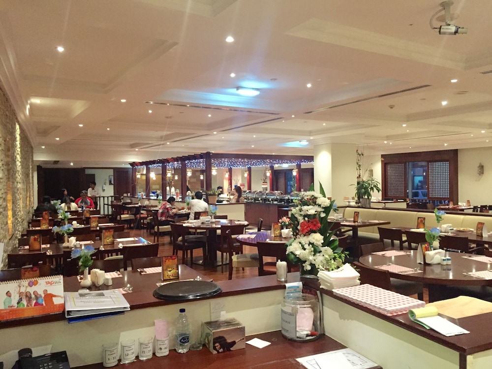 restaurant cafeteria
