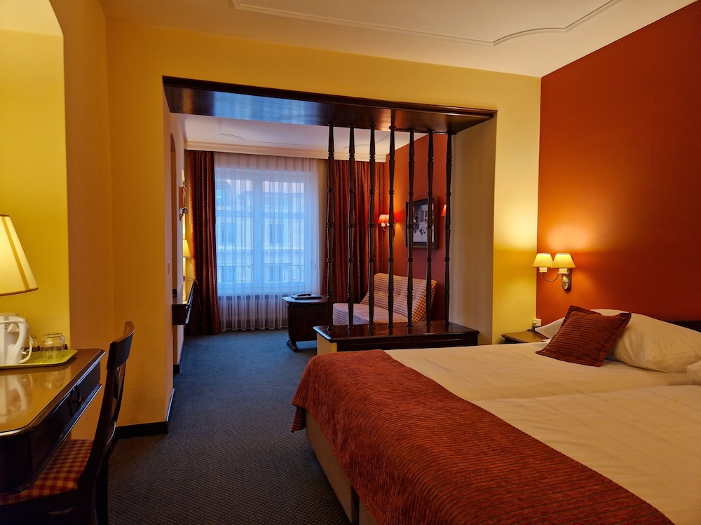 JUNIOR SUITE, TWIN BEDS