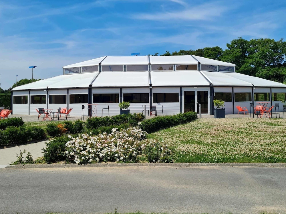 Mercure Lille Aeroport 1/49