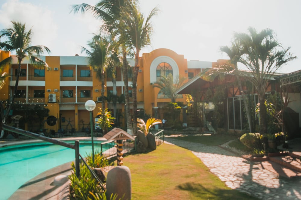 Country Village Hotel 31/37