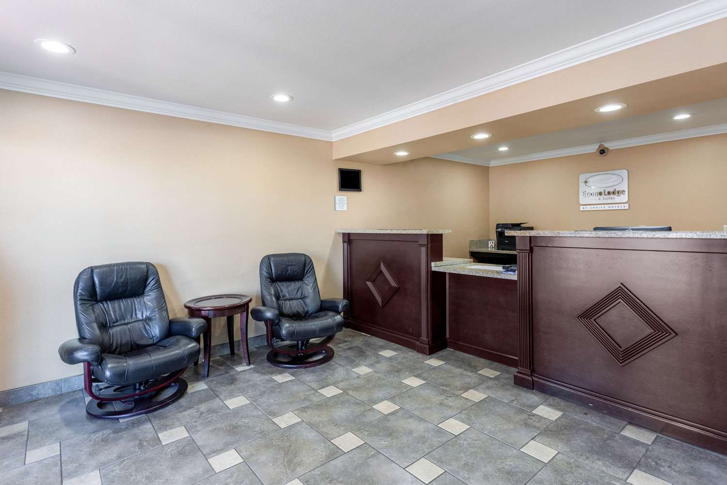 Econo Lodge Inn & Suites Escondido Downtown 13/48