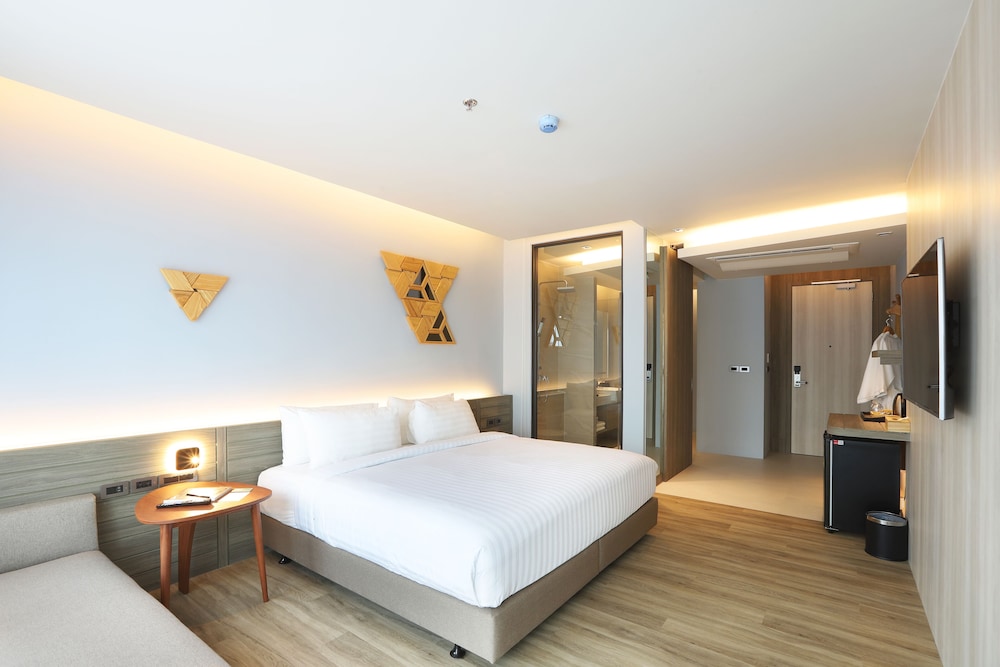 The Signature Hotel Airport 10/50