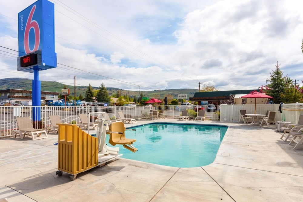 Motel6 Klamath Falls, OR 48/51