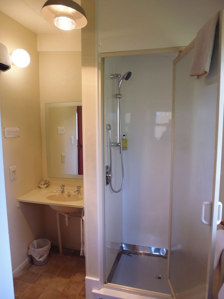 Spa Lodge Motel 47/49