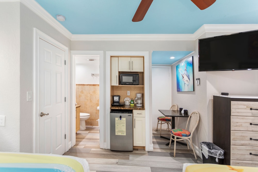 Bay Palms Waterfront Resort - Hotel and Marina 39/70