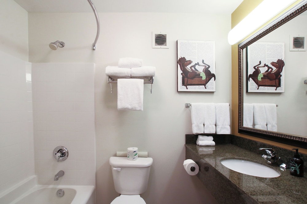 Oxford Suites Spokane Valley 61/64