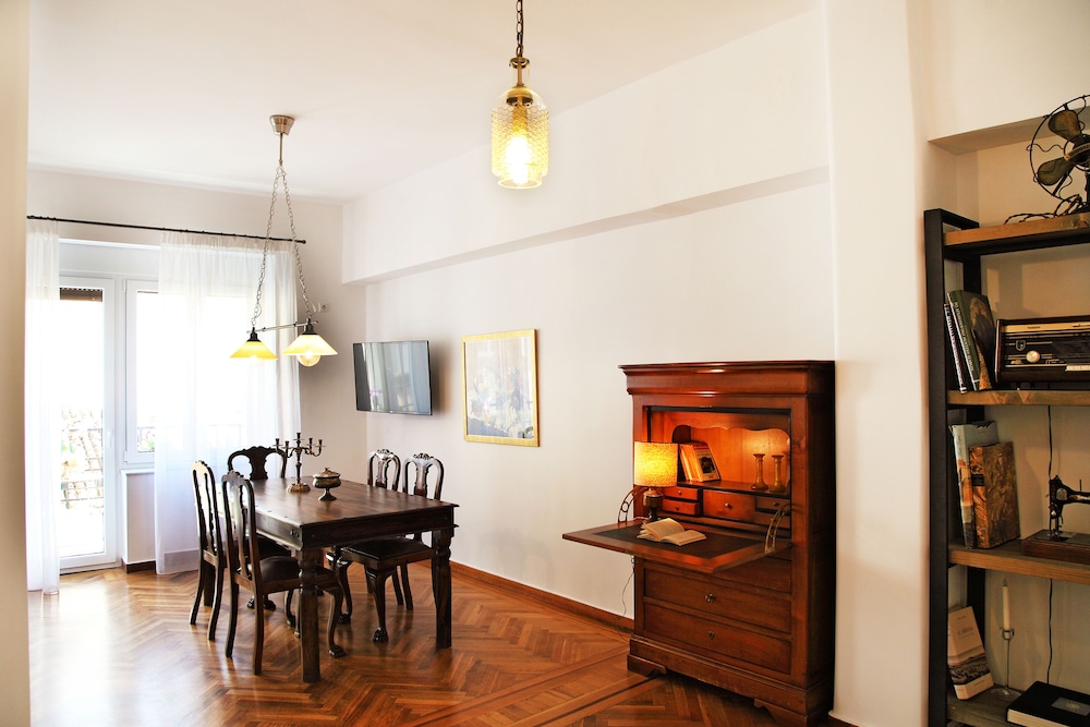 Hellenic Hospitality House 34/50