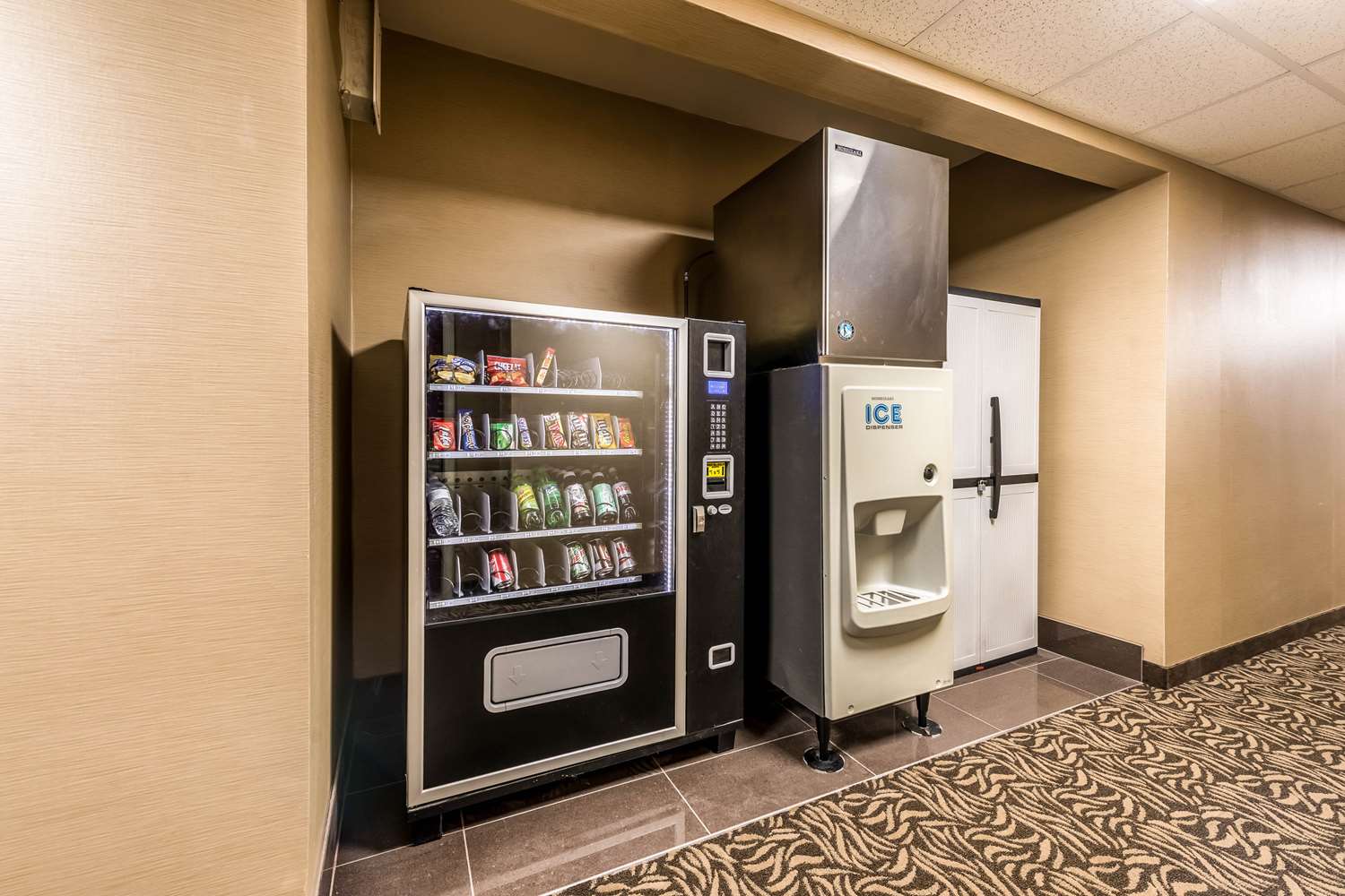 Comfort Inn & Suites Dayton, OH 4/10