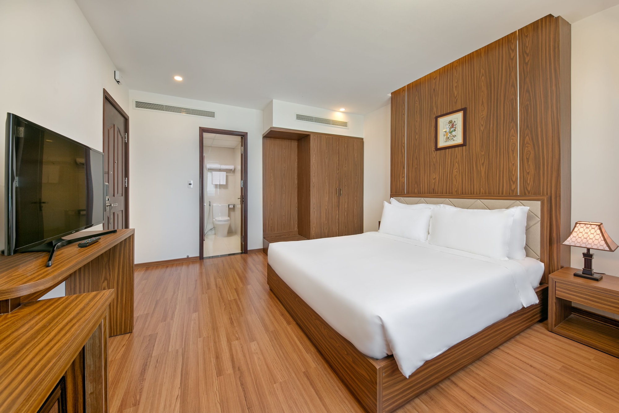 EXECUTIVE, QUEEN BED, BEACH VIEW, SEA VIEW