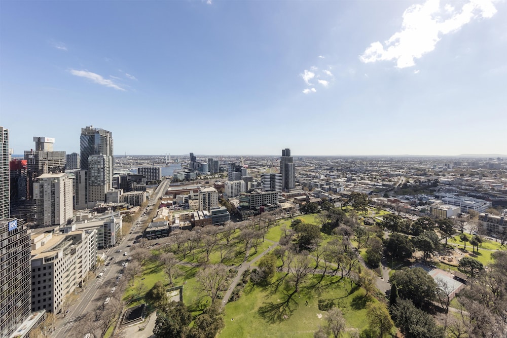 Oaks Melbourne on William Suites 45/50