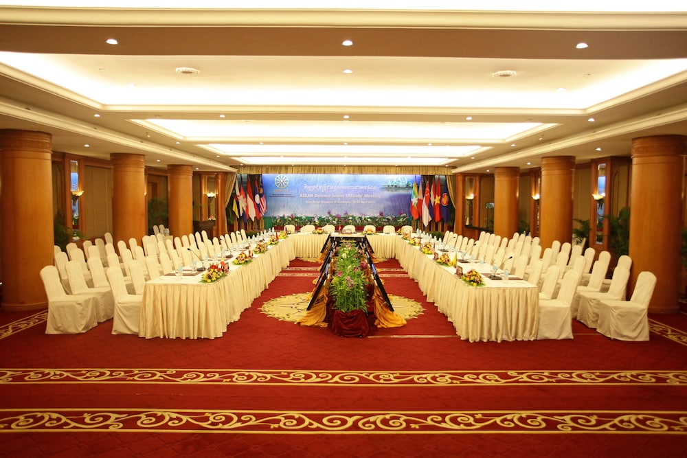 ANGKOR CENTURY RESORT AND SPA 66/78