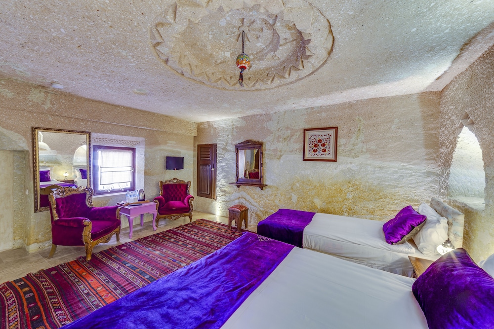 Cave, Comfort, Deluxe, King Bed, Terrace