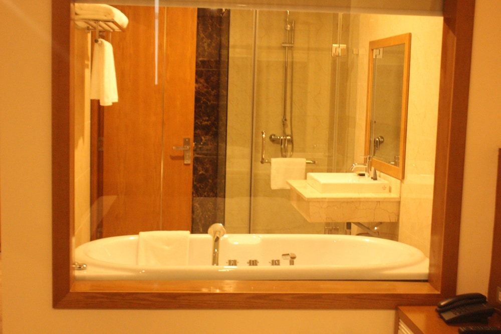 Muong Thanh Cua Dong Hotel Vinh 36/40