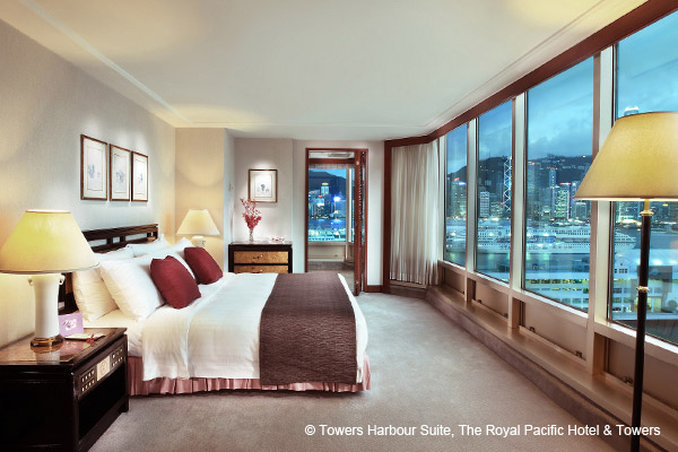 The Royal Pacific Hotel & Towers 11/34