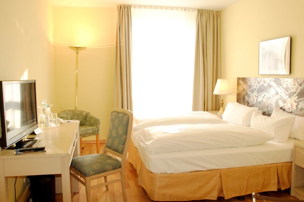 Am Schloss Kopenick By Golden Tulip Ex Best Western Hotel Am Schloss Koepenick 30/77