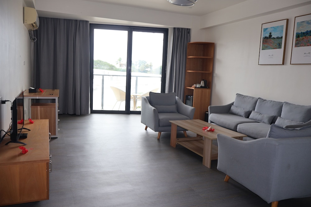 Nalagi Hotel 45/70