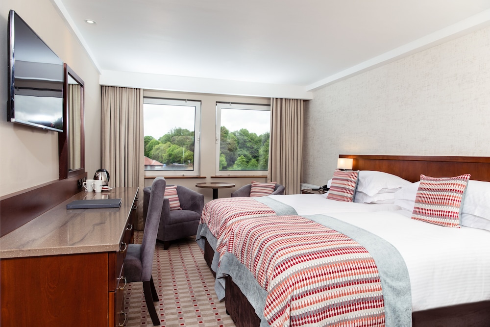 Stormont Hotel 13/44