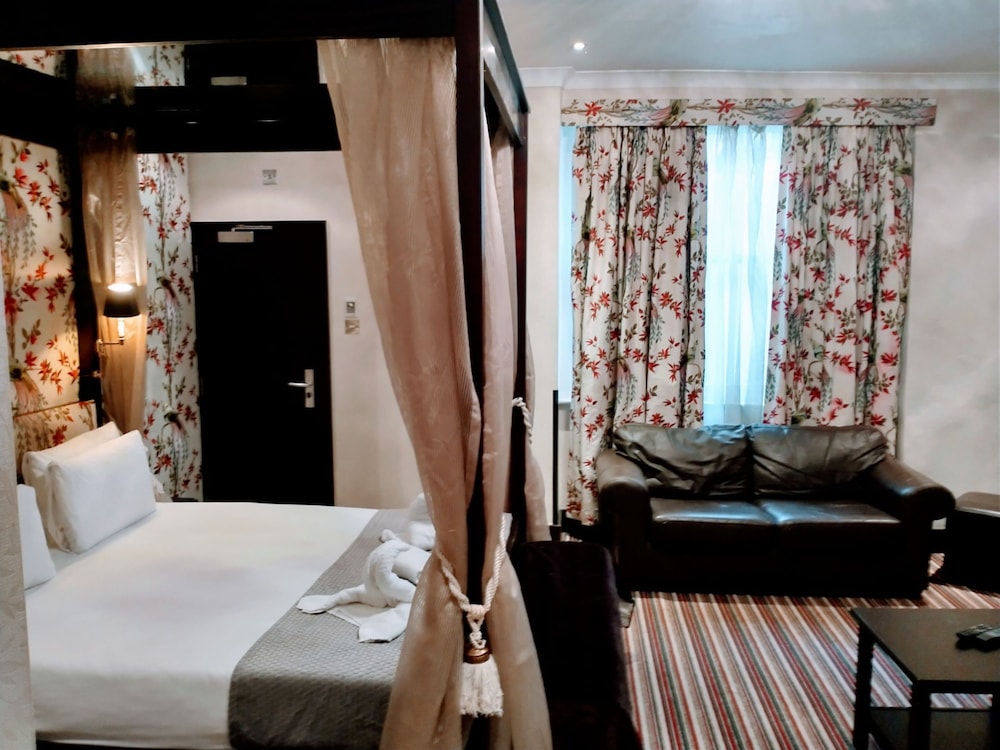 Edward Hotel Paddington 26/65