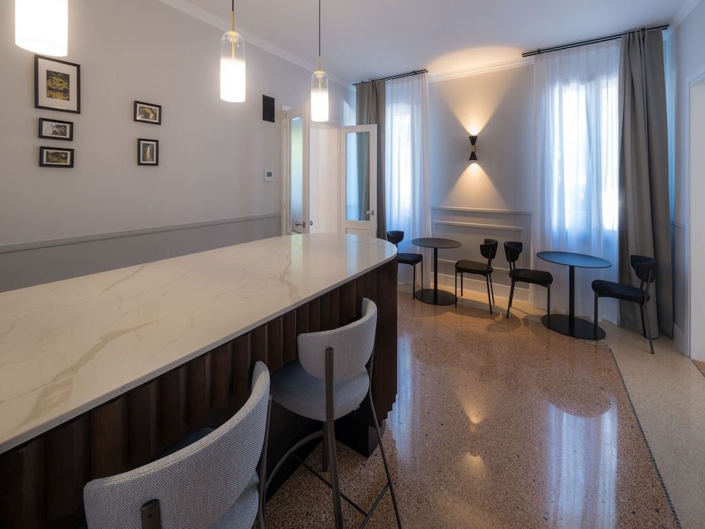 The Foscarini 25/37