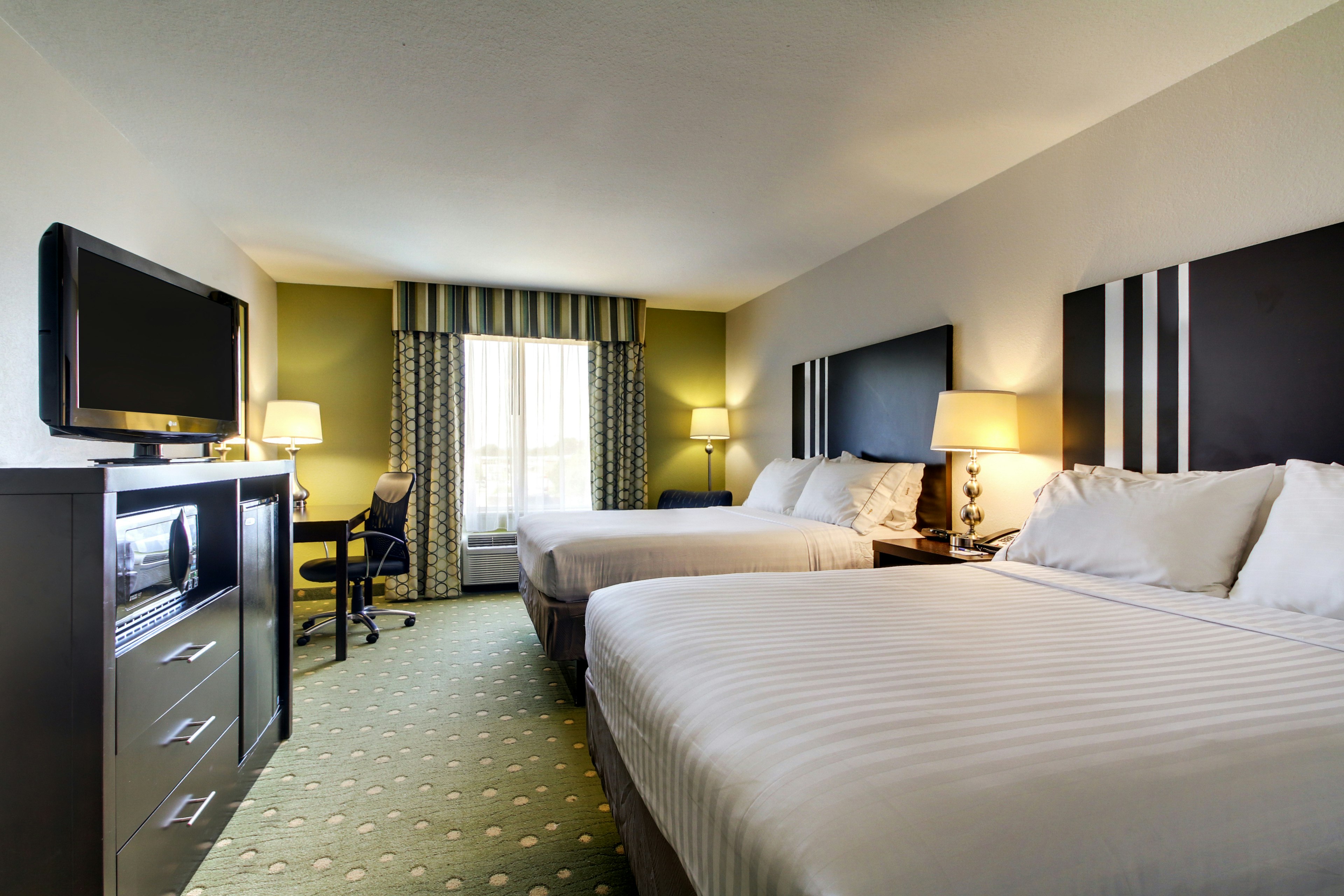 Holiday Inn Express Hotel Suites Live Oak 32/71