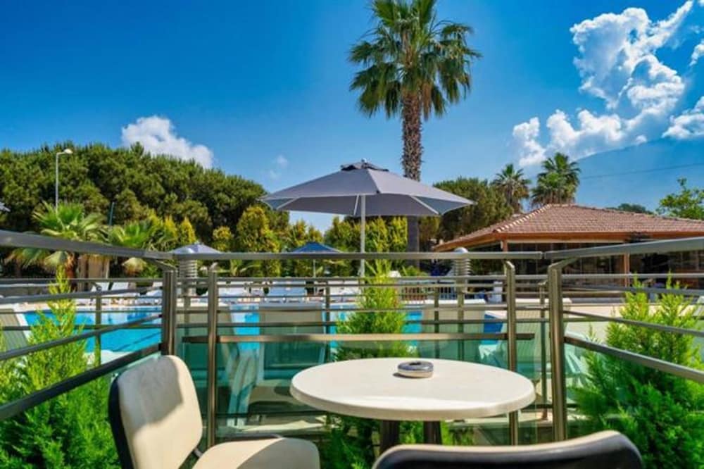 Qualia Park Hotel 32/50