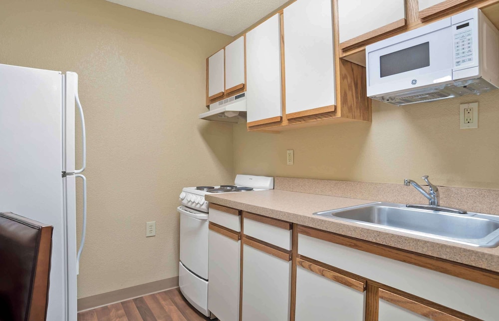 Extended Stay America - Birmingham - Inverness 36/38