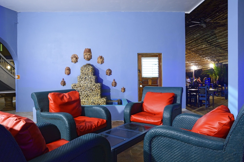 Parrot Cove Lodge 48/72