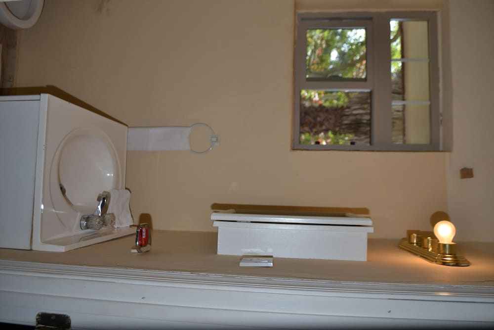 Executive Airport Hotel 48/50