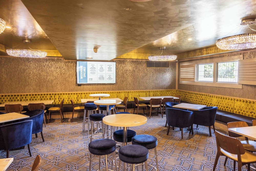 Royal Hotel Randwick 57/70