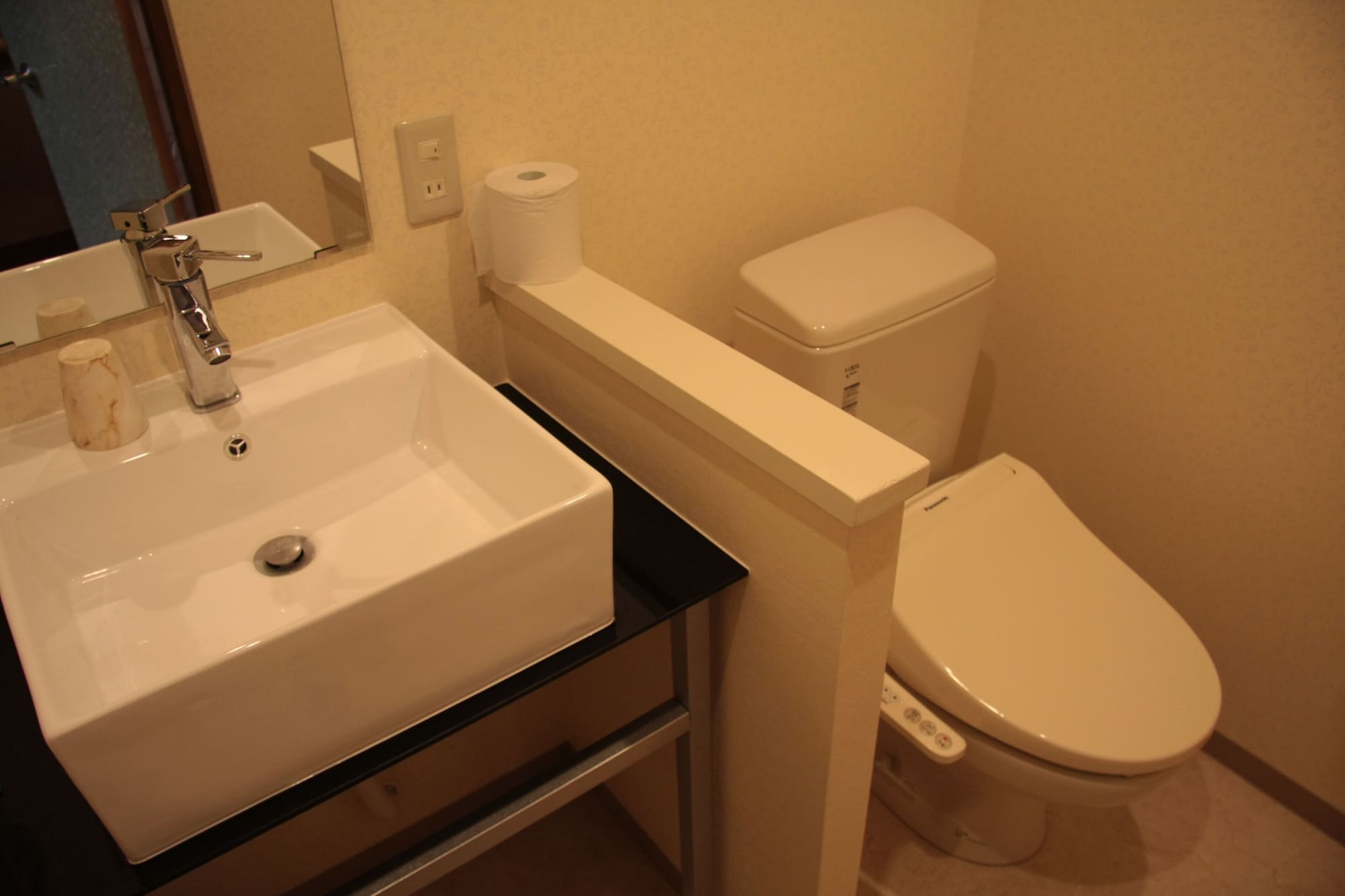 JAPANESE, TRADITIONAL, TWIN BEDS, SHARED BATHROOM