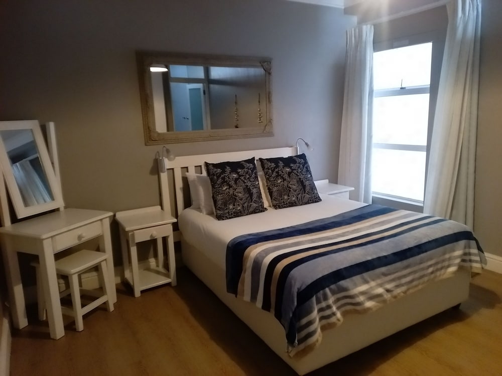 3 Bedrooms, Beach, Club, 3 Double Beds