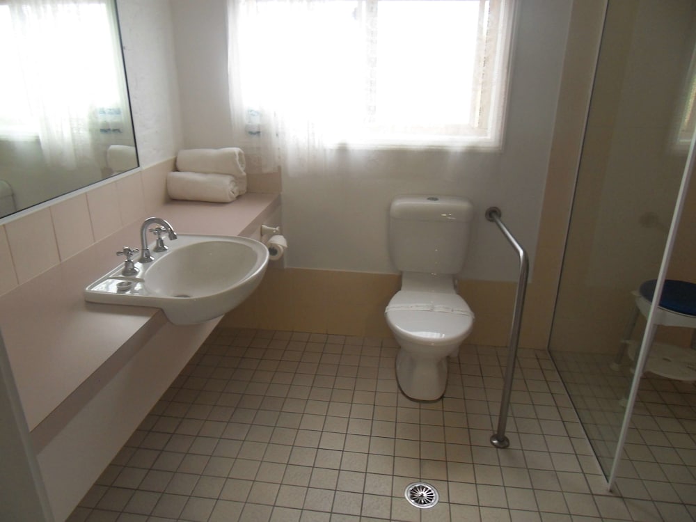 SWAGGERS MOTOR INN(FORMERLY Sundowner Yass) 34/46